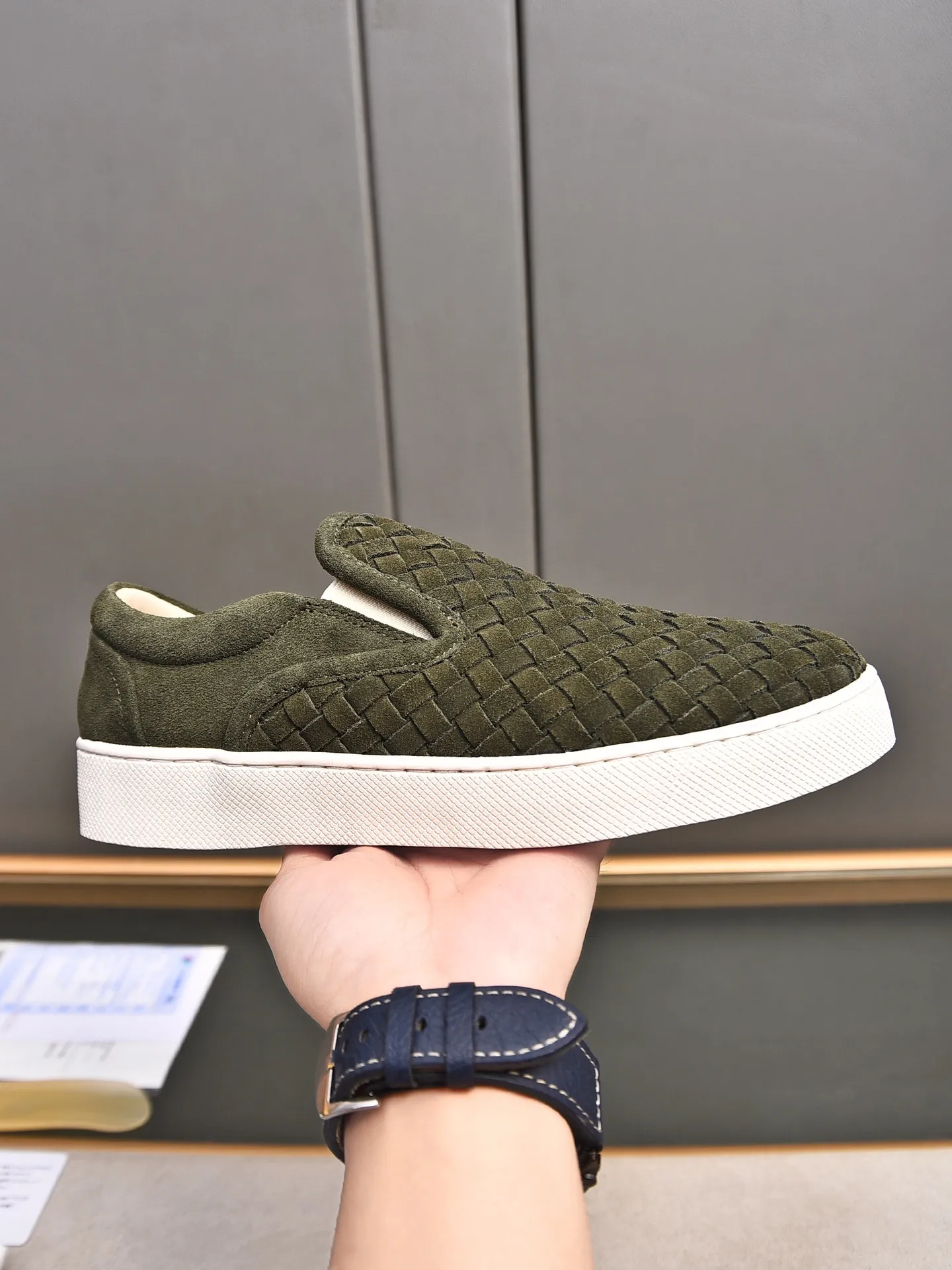 Men's shoes 💰460 [Sleeves series] BOTTEG* VENET* - high-end boutique Size: 38-44 (45 customized) BV new product, first-layer cowhide artificially woven classic style harmoniously blends with contemporary fashion temperament, rubber soles are light and flexible, water-dyed sheepskin pads! [Taobao, Tmall, and live streaming are the first choices]